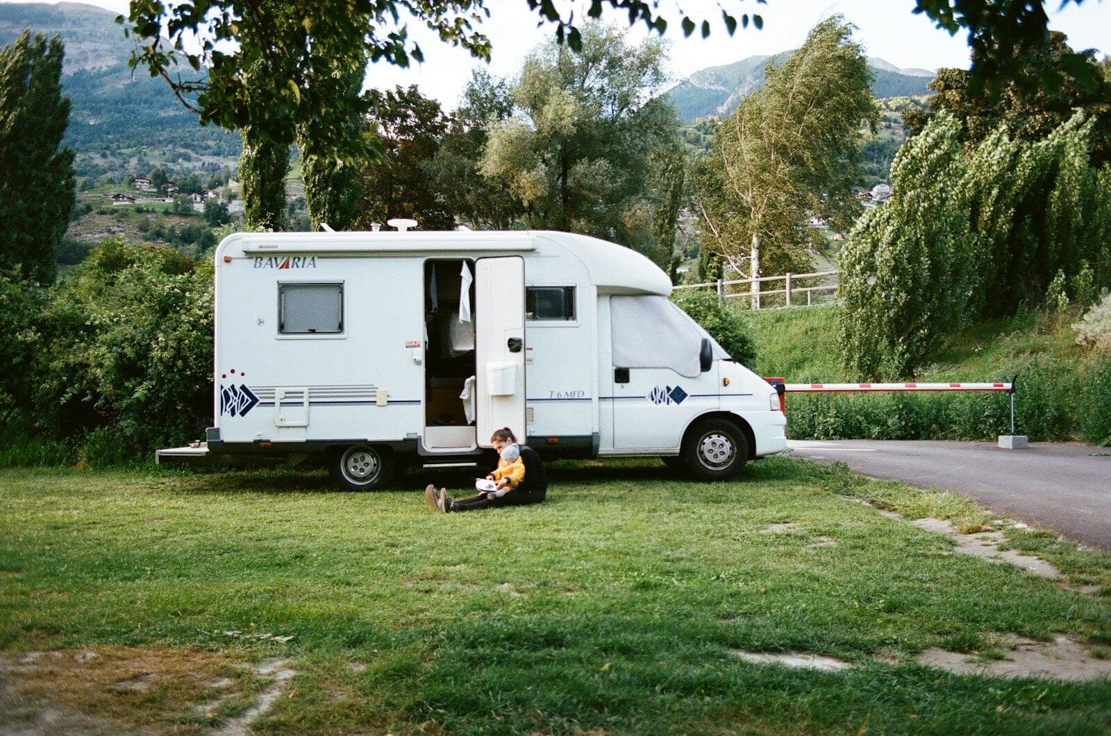 Understanding Full-time vs. Part-time RV Insurance in Illinois
